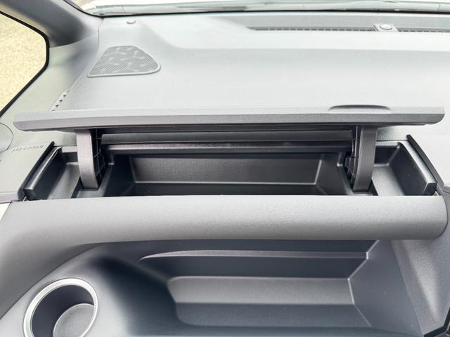 ヴォクシー ハイブリッドS-Z 快適利便パッケージ ユニバーサルステップ デジタルインナーミラー トヨタチームメイト アドバンストパーク パノラミックビューモニター ブラインドスポットモニター ヘッドアップディスプレイ ワンオーナー(35枚目)