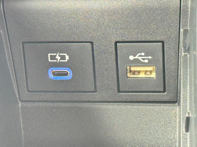 ヴォクシー ハイブリッドS-Z 快適利便パッケージ ユニバーサルステップ デジタルインナーミラー トヨタチームメイト アドバンストパーク パノラミックビューモニター ブラインドスポットモニター ヘッドアップディスプレイ ワンオーナー(51枚目)