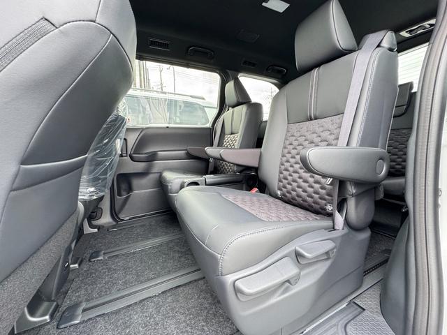 ヴォクシー ハイブリッドS-Z 快適利便パッケージ ユニバーサルステップ デジタルインナーミラー トヨタチームメイト アドバンストパーク パノラミックビューモニター ブラインドスポットモニター ヘッドアップディスプレイ ワンオーナー(67枚目)