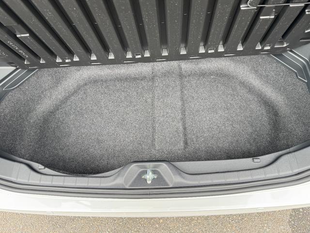 ヴォクシー ハイブリッドS-Z 快適利便パッケージ ユニバーサルステップ デジタルインナーミラー トヨタチームメイト アドバンストパーク パノラミックビューモニター ブラインドスポットモニター ヘッドアップディスプレイ ワンオーナー(80枚目)