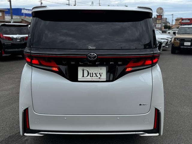 ヴェルファイアハイブリッド Ｚ　プレミア　１３．２型後席モニター　寒冷地　ＨＵＤ　デジタルインナーミラー　左右独立ムーンルーフ　パノラミックビューモニター　ブラインドスポットモニター　トヨタチームメイト　アドバンストパーク　スペアタイヤ（8枚目）