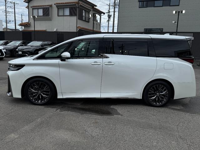 ヴェルファイアハイブリッド Ｚ　プレミア　１３．２型後席モニター　寒冷地　ＨＵＤ　デジタルインナーミラー　左右独立ムーンルーフ　パノラミックビューモニター　ブラインドスポットモニター　トヨタチームメイト　アドバンストパーク　スペアタイヤ（16枚目）