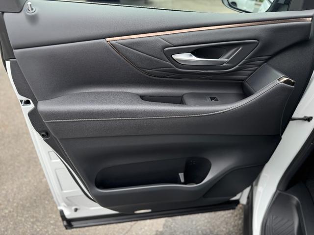 ヴェルファイアハイブリッド Ｚ　プレミア　１３．２型後席モニター　寒冷地　ＨＵＤ　デジタルインナーミラー　左右独立ムーンルーフ　パノラミックビューモニター　ブラインドスポットモニター　トヨタチームメイト　アドバンストパーク　スペアタイヤ（34枚目）