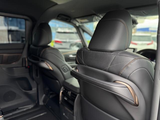 ヴェルファイアハイブリッド Ｚ　プレミア　１３．２型後席モニター　寒冷地　ＨＵＤ　デジタルインナーミラー　左右独立ムーンルーフ　パノラミックビューモニター　ブラインドスポットモニター　トヨタチームメイト　アドバンストパーク　スペアタイヤ（41枚目）