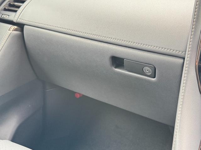 ヴェルファイアハイブリッド Ｚ　プレミア　１３．２型後席モニター　寒冷地　ＨＵＤ　デジタルインナーミラー　左右独立ムーンルーフ　パノラミックビューモニター　ブラインドスポットモニター　トヨタチームメイト　アドバンストパーク　スペアタイヤ（63枚目）