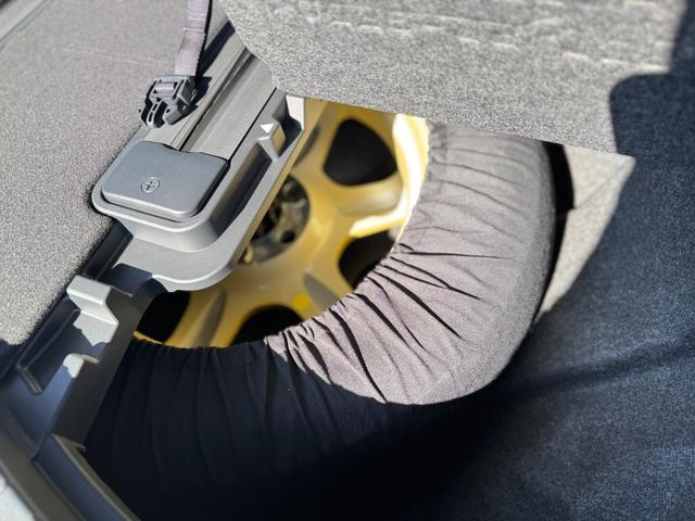 ヴェルファイアハイブリッド Ｚ　プレミア　１３．２型後席モニター　寒冷地　ＨＵＤ　デジタルインナーミラー　左右独立ムーンルーフ　パノラミックビューモニター　ブラインドスポットモニター　トヨタチームメイト　アドバンストパーク　スペアタイヤ（78枚目）