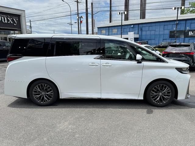 ヴェルファイアハイブリッド Ｚ　プレミア　１３．２型有機ＥＬ後席モニター　ユニバーサルステップ　左右独立ムーンルーフ　トヨタチームメイト　アドバンストパーク　パノラミックビューモニター　ブラインドスポットモニター　デジタルインナーミラー（18枚目）