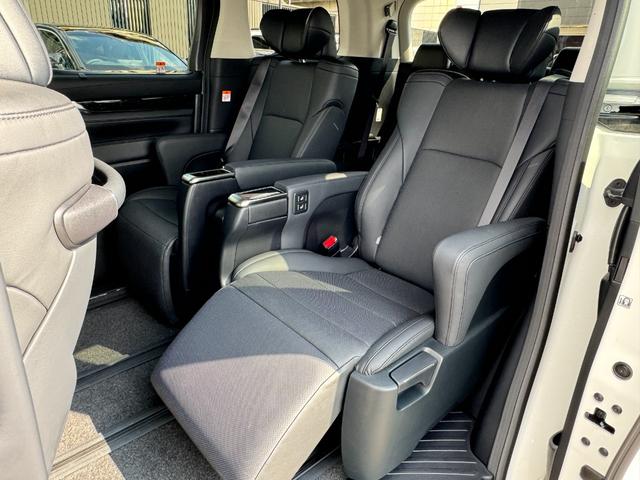 アルファード ２．５Ｓ　Ｃパッケージ　モデリスタエアロ　後席モニター　サンルーフ　デジタルミラー　ブラインドスポットモニター　９インチディスプレイオーディオ　レーダークルーズコントロール　アクセサリーコンセント　ベンチレーション　ＢＳＭ（58枚目）