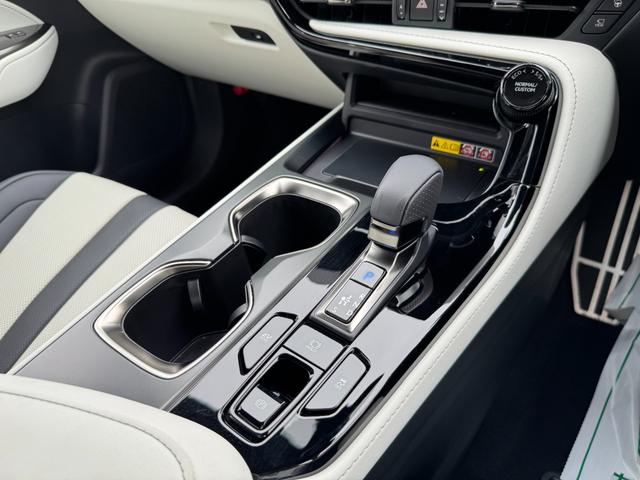 ＮＸ ＮＸ３５０ｈ　Ｆスポーツ　パノラマルーフ　オレンジキャリパー　デジタルインナーミラー　ヘッドアップディスプレイ　ルーフレール　パノラミックビューモニター　ブラインドスポットモニター　後席シートヒーター　純正ドライブレコーダー（50枚目）