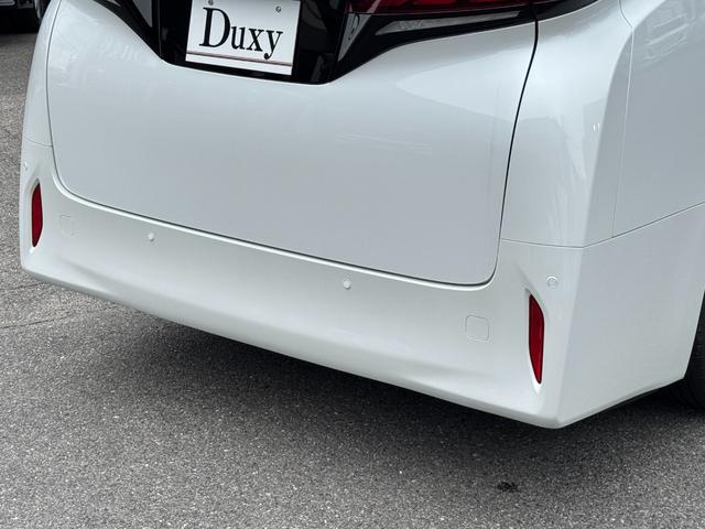 存在感と高級感を兼ね備えたデザインが特徴。力強いフロントマスクから、流麗なサイドラインまで、すべてが洗練されています。どの角度から見ても、その風格と優雅さが際立ち、乗るたびに特別な気分を演出できます！