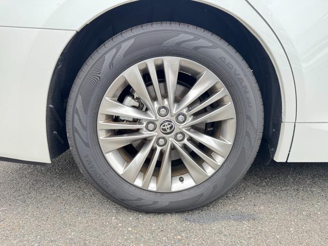 純正アルミホイールをインストールです。もちろん社外品への変更も可能ですのでお気軽にスタッフまでご相談ください！電話番号０５６８−８６−３４７７★タイヤのみの交換も受け付けておりますので、ご相談ください