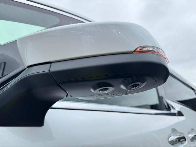 【全周囲カメラ】全周囲カメラがついているので駐車が苦手の方でも安心して後退可能です！ガイドラインも表示されます！クリアランスソナーと合わせて、カメラと音で周囲を確認しながら駐車が可能となっております！