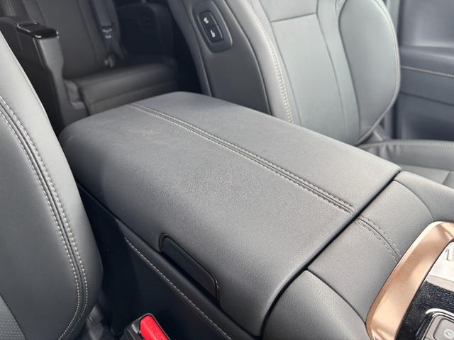 アルファードハイブリッド Ｚ　１３．２型後席モニター　デジタルインナーミラー　左右独立ムーンルーフ　パノラミックビューモニター　ブラインドスポットモニター　トヨタチームメイト　アドバンストパーク　ドライブレコーダー　フルセグＴＶ（51枚目）