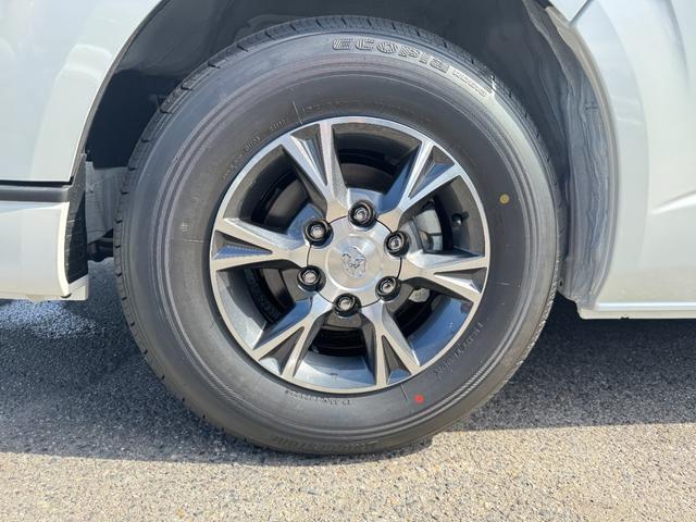 ハイエースバン ロングスーパーGL ダークプライムS 純正アルミホール パノラミックビューモニターカメラ デジタルインナーミラー フロントドアスカフプレート LEDヘッド 両側電動パワースライド アクセサリーコンセント フェンダーミラー 特別仕様車(30枚目)