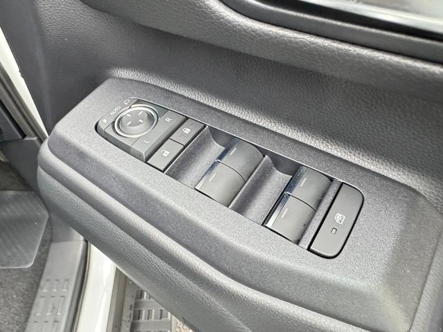 ランドクルーザー250 VXファーストエディション 丸目ヘッドライト ムーンルーフ デジタルインナーミラー ブラインドスポットモニタ パノラミックビューモニター フルセグTV オートマチックハイビーム ブラウン内装 シートヒーター&ベンチレーション(29枚目)