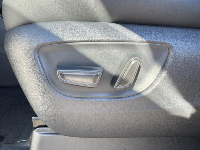 アルファード Ｚ　モデリスタエアロ　１３．２型有機ＥＬ後席モニター　ユニバーサルステップ　デジタルインナーミラー　左右独立ムーンルーフ　パノラミックビューモニター　ブラインドスポットモニター　ドライブレコーダー　ＡＨＳ（37枚目）