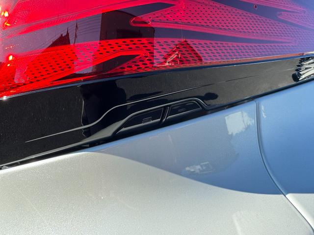 アルファード Ｚ　モデリスタエアロ　１３．２型有機ＥＬ後席モニター　ユニバーサルステップ　デジタルインナーミラー　左右独立ムーンルーフ　パノラミックビューモニター　ブラインドスポットモニター　ドライブレコーダー　ＡＨＳ（77枚目）