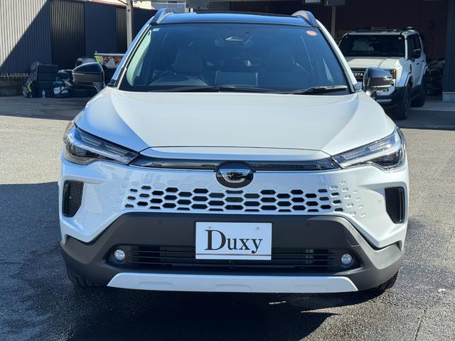 カローラクロス ハイブリッド　Ｚ　改後　パノラマルーフ　寒冷地仕様　パノラミックビューモニター　ブラインドスポットモニター　アドバンストパーク　ステアリングヒーター　１０．５インチディスプレイナビ　フルセグＴＶ　ドライブレコーダー（8枚目）