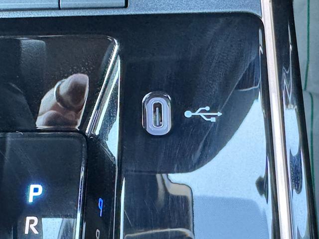 カローラクロス ハイブリッド　Ｚ　改後　パノラマルーフ　寒冷地仕様　パノラミックビューモニター　ブラインドスポットモニター　アドバンストパーク　ステアリングヒーター　１０．５インチディスプレイナビ　フルセグＴＶ　ドライブレコーダー（43枚目）