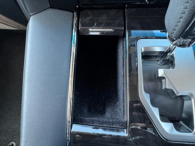 アルファード 2.5S Cパッケージ モデリスタエアロ 後席モニター サンルーフ デジタルインナーミラー 純正ディスプレイオーディオナビ フルセグTV CD/DVD ブラインドスポットモニター バックモニター スペアタイヤ シートヒーター(45枚目)