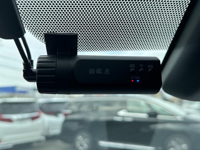 アルファードハイブリッド Ｚ　１３．２型後席モニター　デジタルインナーミラー　左右独立ムーンルーフ　パノラミックビューモニター　ブラインドスポットモニター　トヨタチームメイト　アドバンストパーク　ドライブレコーダー　フルセグＴＶ（41枚目）