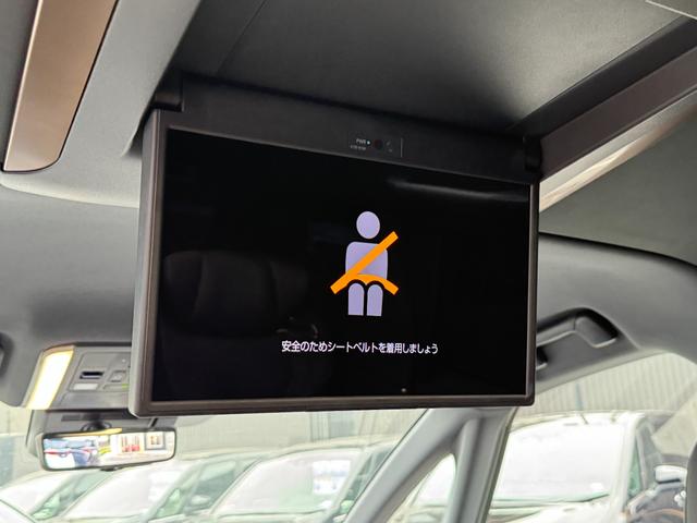 アルファードハイブリッド Ｚ　１３．２型後席モニター　左右独立ムーンルーフ　デジタルインナーミラー　スペアタイヤ　パノラミックビューモニター　アドバンストパーク　ヘッドアップディスプレイ　ブラインドスポットモニター　ＡＣ１００Ｖ（5枚目）