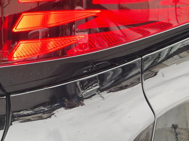 アルファードハイブリッド Ｚ　１３．２型後席モニター　左右独立ムーンルーフ　デジタルインナーミラー　スペアタイヤ　パノラミックビューモニター　アドバンストパーク　ヘッドアップディスプレイ　ブラインドスポットモニター　ＡＣ１００Ｖ（20枚目）