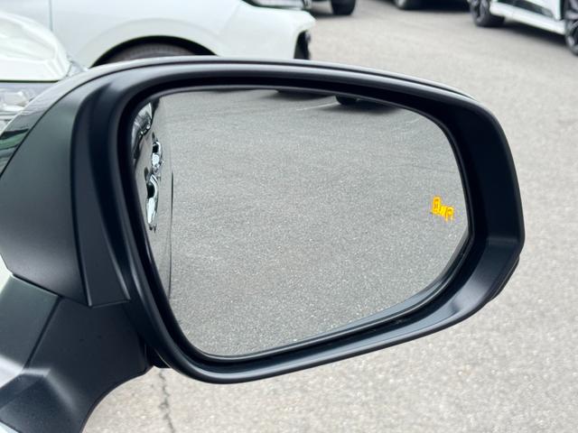 アルファードハイブリッド Ｚ　１３．２型後席モニター　左右独立ムーンルーフ　デジタルインナーミラー　スペアタイヤ　パノラミックビューモニター　アドバンストパーク　ヘッドアップディスプレイ　ブラインドスポットモニター　ＡＣ１００Ｖ（25枚目）