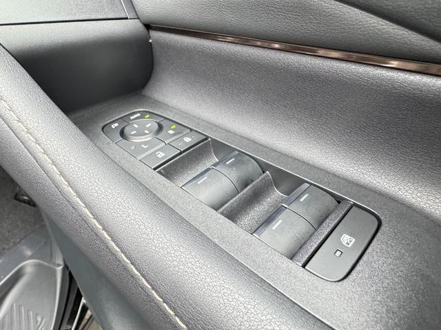 アルファードハイブリッド Ｚ　１３．２型後席モニター　左右独立ムーンルーフ　デジタルインナーミラー　スペアタイヤ　パノラミックビューモニター　アドバンストパーク　ヘッドアップディスプレイ　ブラインドスポットモニター　ＡＣ１００Ｖ（27枚目）