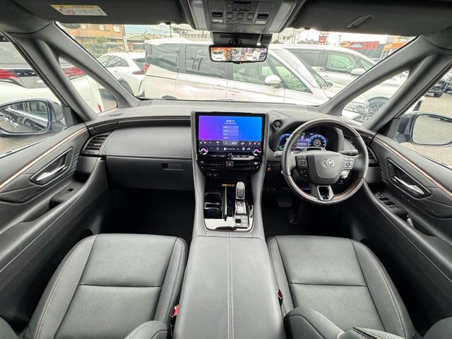 アルファードハイブリッド Ｚ　１３．２型後席モニター　左右独立ムーンルーフ　デジタルインナーミラー　スペアタイヤ　パノラミックビューモニター　アドバンストパーク　ヘッドアップディスプレイ　ブラインドスポットモニター　ＡＣ１００Ｖ（36枚目）