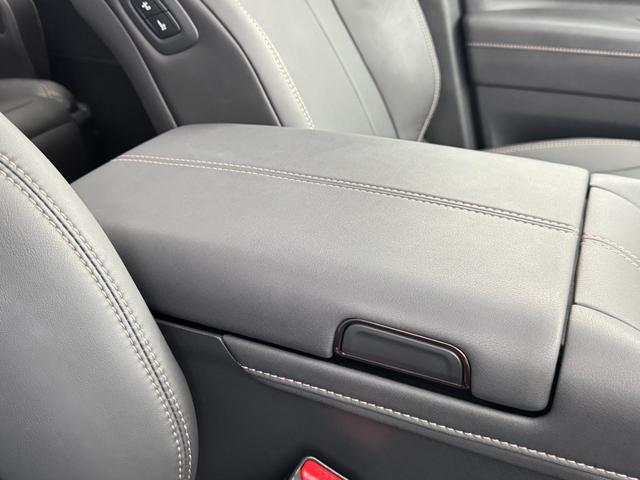 アルファードハイブリッド Ｚ　１３．２型後席モニター　左右独立ムーンルーフ　デジタルインナーミラー　スペアタイヤ　パノラミックビューモニター　アドバンストパーク　ヘッドアップディスプレイ　ブラインドスポットモニター　ＡＣ１００Ｖ（54枚目）