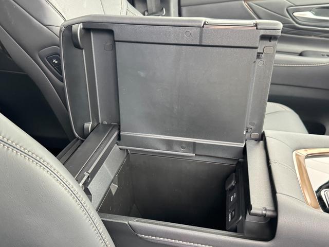 アルファードハイブリッド Ｚ　１３．２型後席モニター　左右独立ムーンルーフ　デジタルインナーミラー　スペアタイヤ　パノラミックビューモニター　アドバンストパーク　ヘッドアップディスプレイ　ブラインドスポットモニター　ＡＣ１００Ｖ（55枚目）