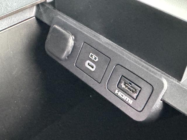 アルファードハイブリッド Ｚ　１３．２型後席モニター　左右独立ムーンルーフ　デジタルインナーミラー　スペアタイヤ　パノラミックビューモニター　アドバンストパーク　ヘッドアップディスプレイ　ブラインドスポットモニター　ＡＣ１００Ｖ（56枚目）