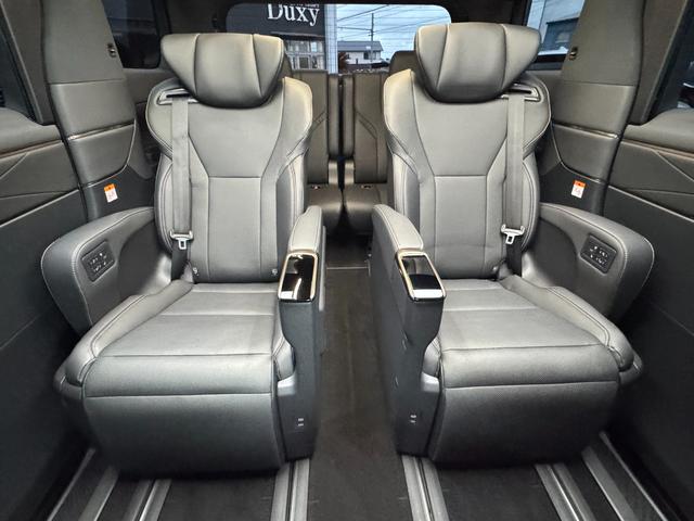 アルファードハイブリッド Ｚ　１３．２型後席モニター　左右独立ムーンルーフ　デジタルインナーミラー　スペアタイヤ　パノラミックビューモニター　アドバンストパーク　ヘッドアップディスプレイ　ブラインドスポットモニター　ＡＣ１００Ｖ（60枚目）