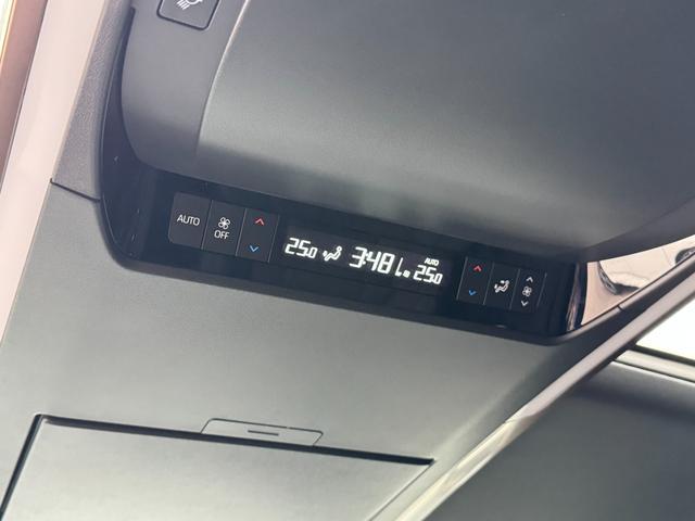 アルファードハイブリッド Ｚ　１３．２型後席モニター　左右独立ムーンルーフ　デジタルインナーミラー　スペアタイヤ　パノラミックビューモニター　アドバンストパーク　ヘッドアップディスプレイ　ブラインドスポットモニター　ＡＣ１００Ｖ（67枚目）