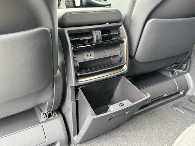 アルファードハイブリッド Ｚ　１３．２型後席モニター　左右独立ムーンルーフ　デジタルインナーミラー　スペアタイヤ　パノラミックビューモニター　アドバンストパーク　ヘッドアップディスプレイ　ブラインドスポットモニター　ＡＣ１００Ｖ（68枚目）