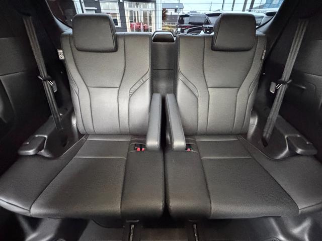 アルファードハイブリッド Ｚ　１３．２型後席モニター　左右独立ムーンルーフ　デジタルインナーミラー　スペアタイヤ　パノラミックビューモニター　アドバンストパーク　ヘッドアップディスプレイ　ブラインドスポットモニター　ＡＣ１００Ｖ（70枚目）