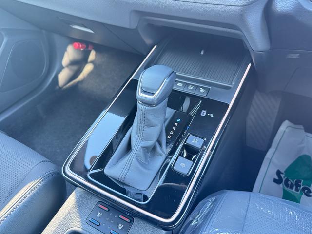 カローラクロス ハイブリッド　Ｚ　改後　パノラマルーフ　寒冷地仕様　パノラミックビューモニター　ブラインドスポットモニター　アドバンストパーク　ステアリングヒーター　１０．５インチディスプレイナビ　フルセグＴＶ　ドライブレコーダー（40枚目）