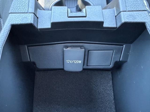 カローラクロス ハイブリッド　Ｚ　改後　パノラマルーフ　寒冷地仕様　パノラミックビューモニター　ブラインドスポットモニター　アドバンストパーク　ステアリングヒーター　１０．５インチディスプレイナビ　フルセグＴＶ　ドライブレコーダー（48枚目）