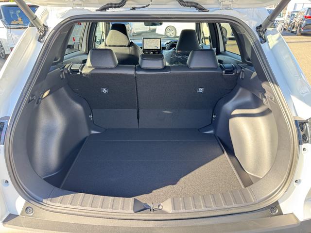 カローラクロス ハイブリッド　Ｚ　改後　パノラマルーフ　寒冷地仕様　パノラミックビューモニター　ブラインドスポットモニター　アドバンストパーク　ステアリングヒーター　１０．５インチディスプレイナビ　フルセグＴＶ　ドライブレコーダー（70枚目）