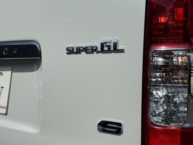 ハイエースバン ロングスーパーGL ダークプライムS 純正アルミホール パノラミックビューモニターカメラ デジタルインナーミラー フロントドアスカフプレート LEDヘッド 両側電動パワースライド アクセサリーコンセント フェンダーミラー 特別仕様車(19枚目)