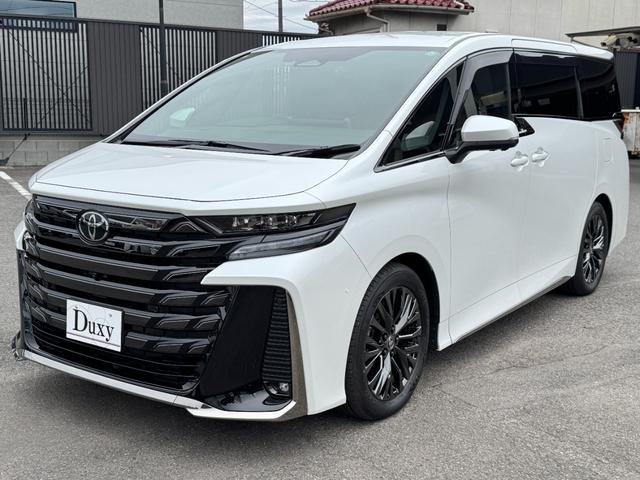 １３．２型有機ＥＬ後席モニター　ユニバーサルステップ　デジタルインナーミラー　ヘッドアップディスプレイ　１４インチディスプレイオーディオ　左右独立ムーンルーフ　ドラレコ前後　ブラインドスポットモニタ