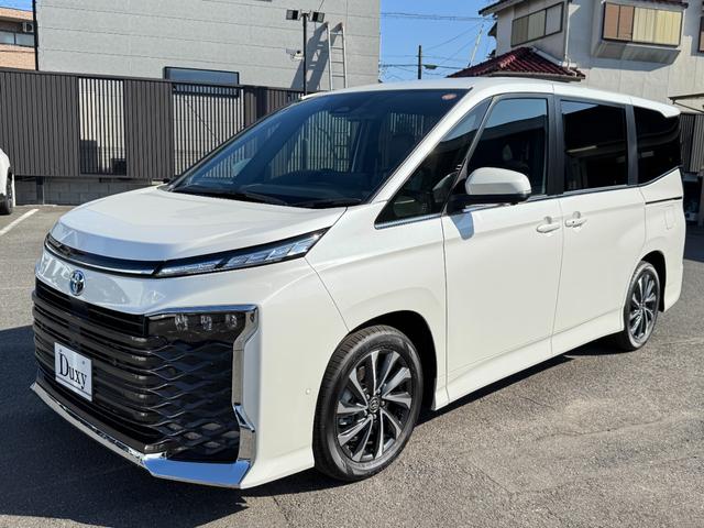 ヴォクシー ハイブリッドＳ－Ｚ　【即納！快適利便パッケージＨｉ】パノラミックビューモニター　アドバンストパーク　三眼ＬＥＤヘッドライト　パワーバックドア　ＣＤ／ＤＶＤデッキ　フルセグＴＶ　１０．５ＤＡＰｌｕｓ　ＨＤＭＩ　シートヒータ（12枚目）