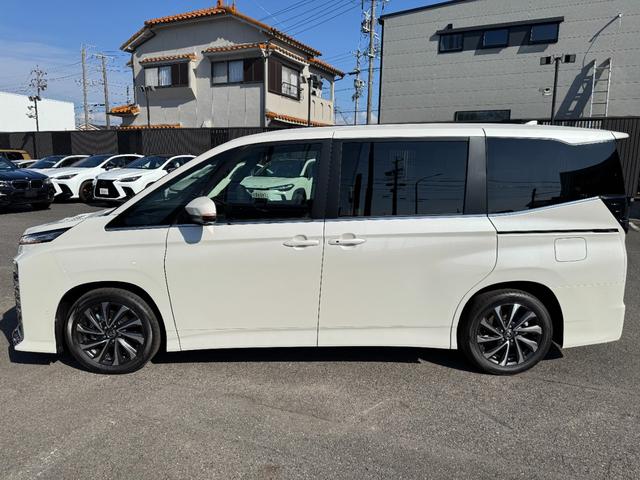 ヴォクシー ハイブリッドＳ－Ｚ　【即納！快適利便パッケージＨｉ】パノラミックビューモニター　アドバンストパーク　三眼ＬＥＤヘッドライト　パワーバックドア　ＣＤ／ＤＶＤデッキ　フルセグＴＶ　１０．５ＤＡＰｌｕｓ　ＨＤＭＩ　シートヒータ（15枚目）