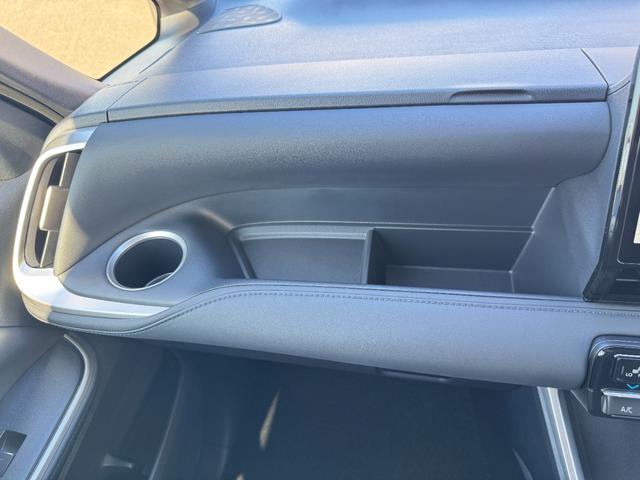 ヴォクシー ハイブリッドＳ－Ｚ　【即納！快適利便パッケージＨｉ】パノラミックビューモニター　アドバンストパーク　三眼ＬＥＤヘッドライト　パワーバックドア　ＣＤ／ＤＶＤデッキ　フルセグＴＶ　１０．５ＤＡＰｌｕｓ　ＨＤＭＩ　シートヒータ（59枚目）