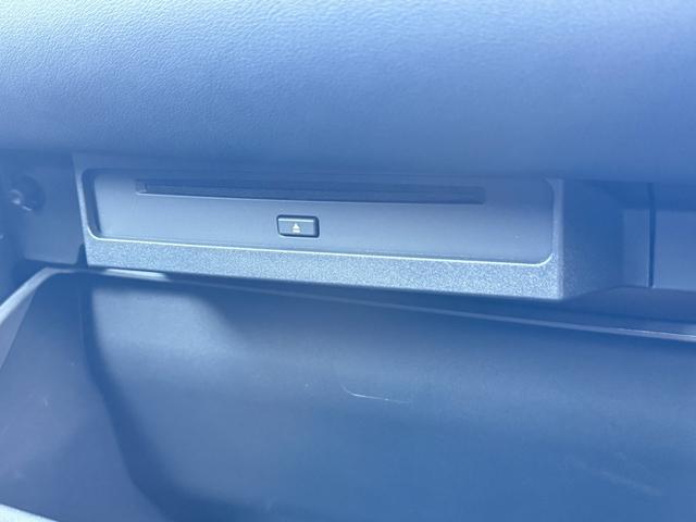 ヴォクシー ハイブリッドＳ－Ｚ　【即納！快適利便パッケージＨｉ】パノラミックビューモニター　アドバンストパーク　三眼ＬＥＤヘッドライト　パワーバックドア　ＣＤ／ＤＶＤデッキ　フルセグＴＶ　１０．５ＤＡＰｌｕｓ　ＨＤＭＩ　シートヒータ（63枚目）