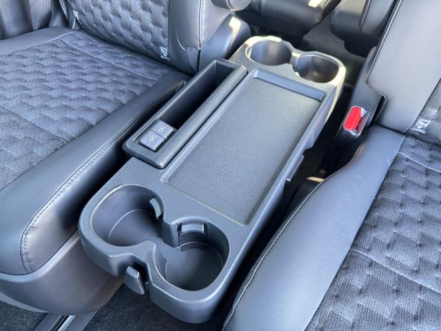 ヴォクシー ハイブリッドＳ－Ｚ　【即納！快適利便パッケージＨｉ】パノラミックビューモニター　アドバンストパーク　三眼ＬＥＤヘッドライト　パワーバックドア　ＣＤ／ＤＶＤデッキ　フルセグＴＶ　１０．５ＤＡＰｌｕｓ　ＨＤＭＩ　シートヒータ（69枚目）