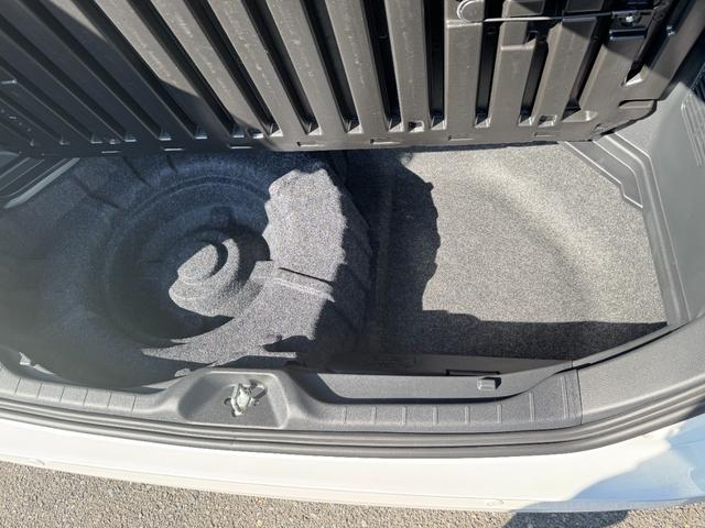 ヴォクシー ハイブリッドＳ－Ｚ　【即納！快適利便パッケージＨｉ】パノラミックビューモニター　アドバンストパーク　三眼ＬＥＤヘッドライト　パワーバックドア　ＣＤ／ＤＶＤデッキ　フルセグＴＶ　１０．５ＤＡＰｌｕｓ　ＨＤＭＩ　シートヒータ（79枚目）