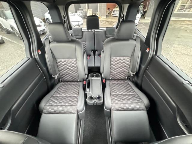 ヴォクシー ハイブリッドS-Z カイテキ利便パッケージ 改後 デジタルインナーミラー ヘッドアップディスプレイ トヨタチームメイト 10.5インチDA 三眼LEDヘッドライト パノラミックビューモニター ブラインドスポットモニター(4枚目)