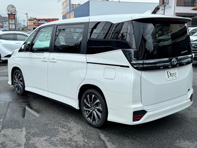 ヴォクシー ハイブリッドS-Z カイテキ利便パッケージ 改後 デジタルインナーミラー ヘッドアップディスプレイ トヨタチームメイト 10.5インチDA 三眼LEDヘッドライト パノラミックビューモニター ブラインドスポットモニター(9枚目)